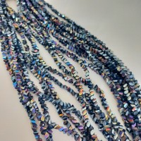 Üçgen Kristal Boncuk Alacalı Metal Renk